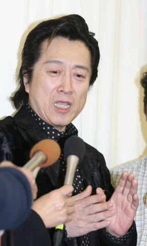年齢よりも若く見える芸能人 または老けて見える芸能人は？