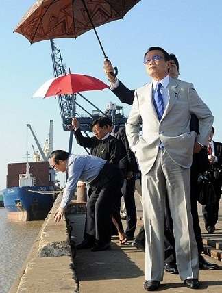 「麻生太郎 かわいい」でネット検索するとめっちゃ和むとツイッターで話題に