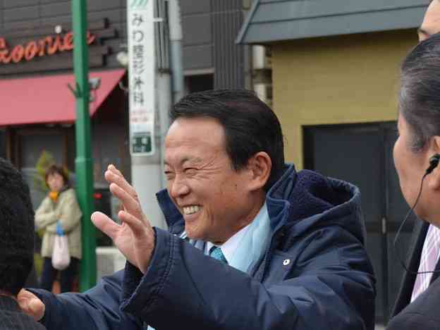 「麻生太郎 かわいい」でネット検索するとめっちゃ和むとツイッターで話題に