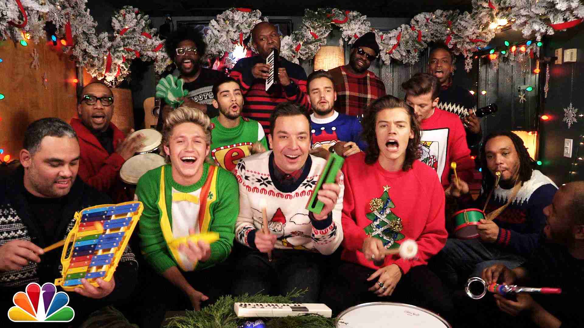 Jimmy Fallon, One Direction & The Roots: "Santa Claus Is Coming To Town" (Classroom Instruments) - YouTube