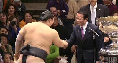 「麻生太郎 かわいい」でネット検索するとめっちゃ和むとツイッターで話題に