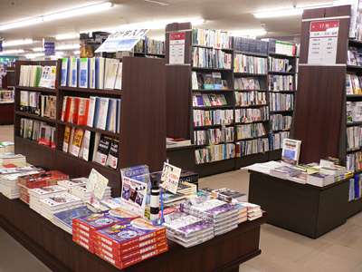「本のネット購入」利用者は40代が最多、10代は意外にもリアル書店が好きなことが判明！