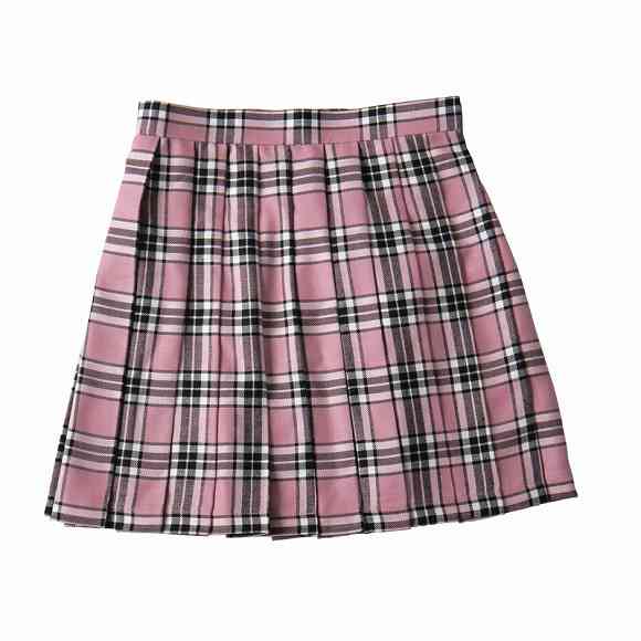 【茨城】女子高生が男に殴られ、はいていたスカートが奪われる