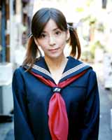 倉科カナ　中学生役のためセーラー服　コントじゃなくドラマです…怒りも