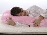 『抱き枕』を超えた『抱かれ枕』が人気急上昇中！ - NAVER まとめ