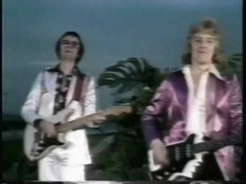 ジグソー** スカイ・ハイ - YouTube