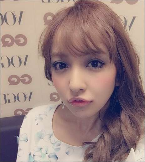 【VOGUE撮影】板野友美の衣装が可愛い