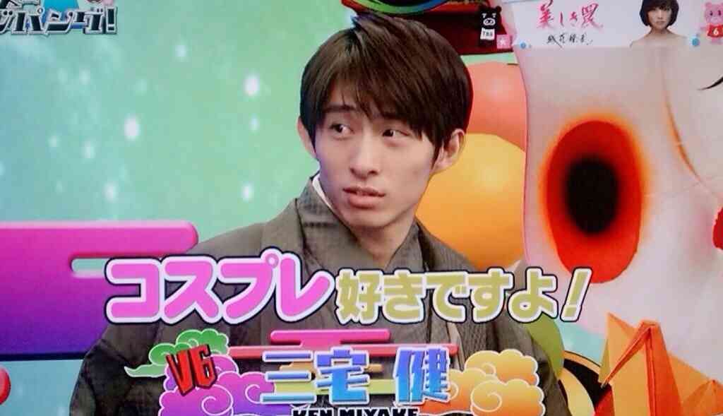 年齢よりも若く見える芸能人 または老けて見える芸能人は？