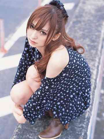 元AKB48・篠田麻里子が札束両手にニコリ♪蒸し返される“愛人疑惑”と、「妙にリアル」の声