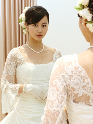 芸能人のウエディングドレス姿を貼っていこう
