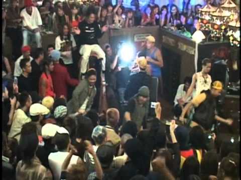 SHUN×ATSUSHI　Your eyes only～Distance b - YouTube