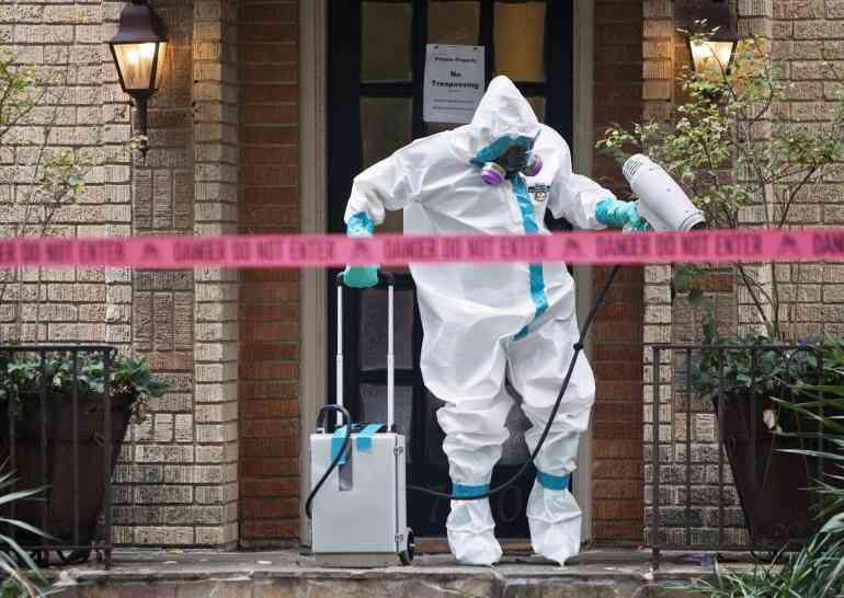 川崎・中１殺害、逮捕された18歳少年を衣装ケースのようなカバーで覆い立ち会わせ現場検証←“保護しすぎ”の声