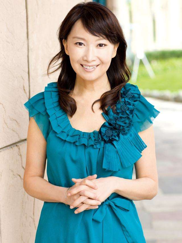 浅田舞VS小嶋陽菜、平成の「和製マリリン・モンロー」はどっちだ!?