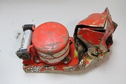 独機墜落:操縦士１人閉め出し…ノックに返事なし - 毎日新聞