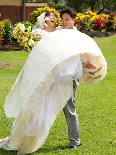 芸能人のウエディングドレス姿を貼っていこう