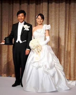 芸能人のウエディングドレス姿を貼っていこう