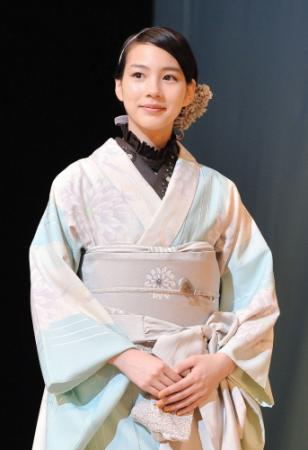 能年玲奈「芸人さんになりたかった」、憧れはダンディ坂野