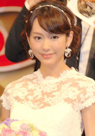 芸能人のウエディングドレス姿を貼っていこう