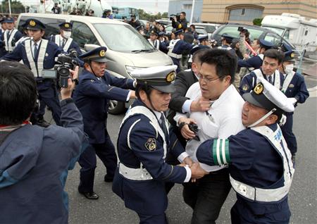 弁護士「生徒諸君、体罰教師は現行犯逮捕しなさい」