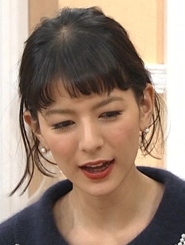 スザンヌ離婚　背景に夫・斉藤和巳と女子プロゴルファー上田桃子との「不倫」