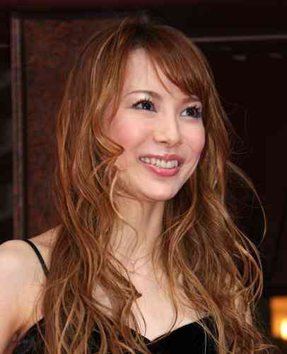 観月ありさ、電撃婚で姑が語った「前妻・上原さくらとの違い」