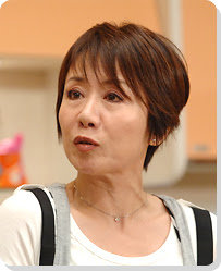 あなたのお母さんは誰に似てますか？