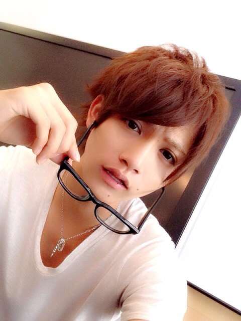 “お泊り愛”報道の藤田富とおそろいのピアス？NMB48渡辺美優紀が疑惑を釈明 「余計な心配かけてごめん」