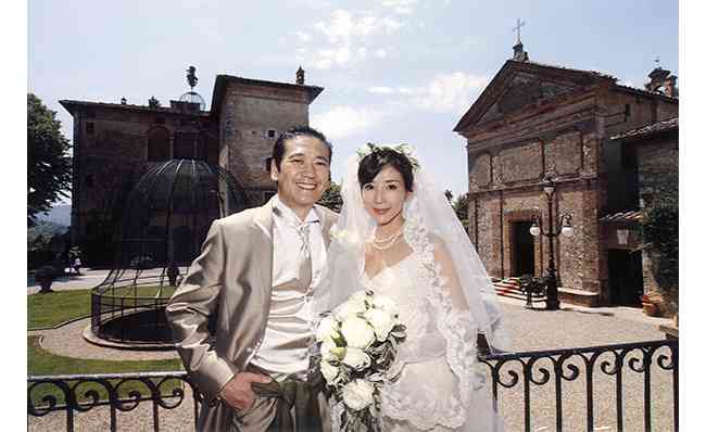 芸能人のウエディングドレス姿を貼っていこう