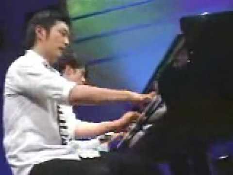 レ・フレール　Club IKSPIARI - YouTube