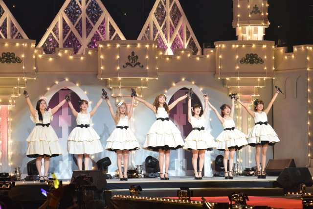 「この11年間は一生の宝物」Berryz工房、涙のラストコンサート - 音楽ナタリー