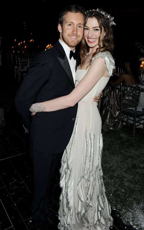 芸能人のウエディングドレス姿を貼っていこう