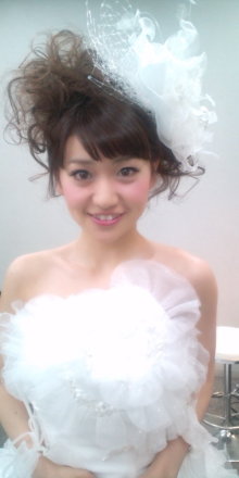 芸能人のウエディングドレス姿を貼っていこう