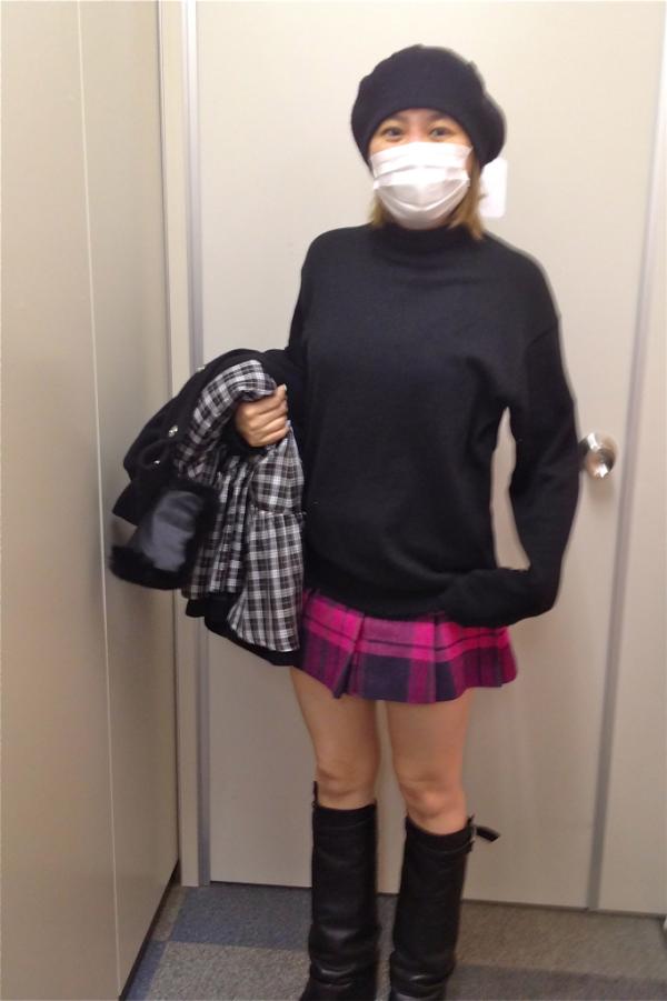 100人の男子に聞いてみた！アラサー女子のミニスカ・ファッションってアリ？