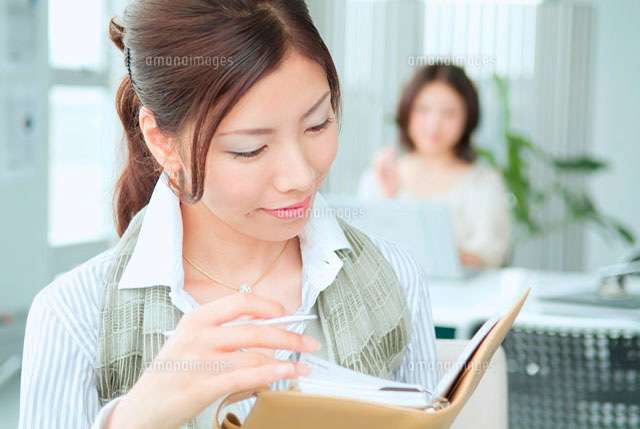 いまだに職場で馴染めてない方、または職場のカラーに染まれない方いらっしゃいますか？   