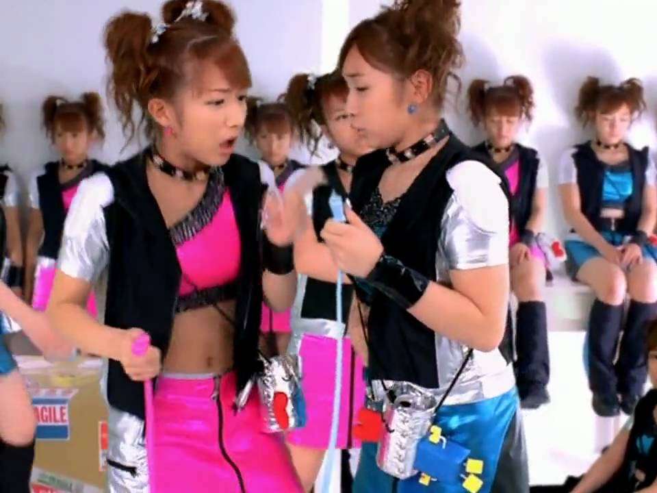 W - Robo Kiss [HD] - YouTube
