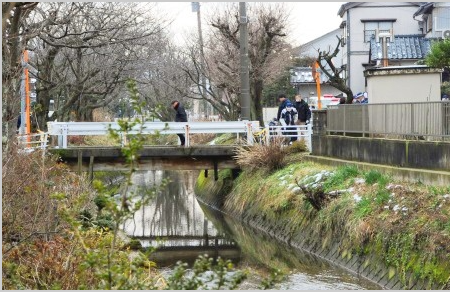 自宅トイレで出産し、赤ちゃんを川に遺棄した17歳少女を殺人容疑などで逮捕（福井）