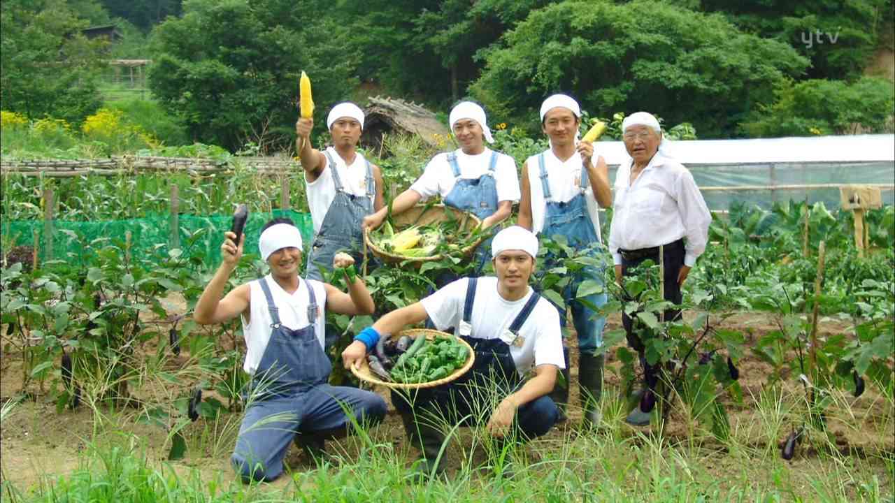 嵐以上に仲が冷め切っているジャニーズグループとは？「談笑しているところ見ない」