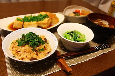 炊き込みご飯の時、おかずは何にしますか?