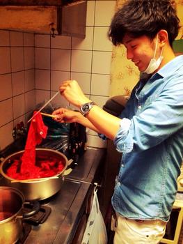 “女子中高生が好きな芸人”1位は8.6秒バズーカー。NON STYLEは“苦手な芸人”と両方で王座陥落。