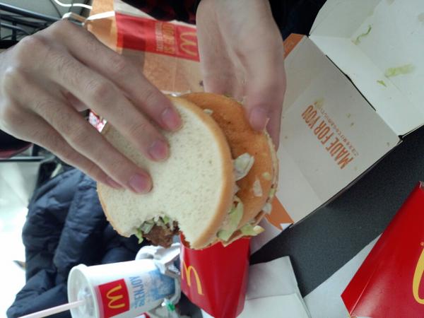 業績悪化のマクドナルドがついに賃下げ、131店舗閉鎖へ