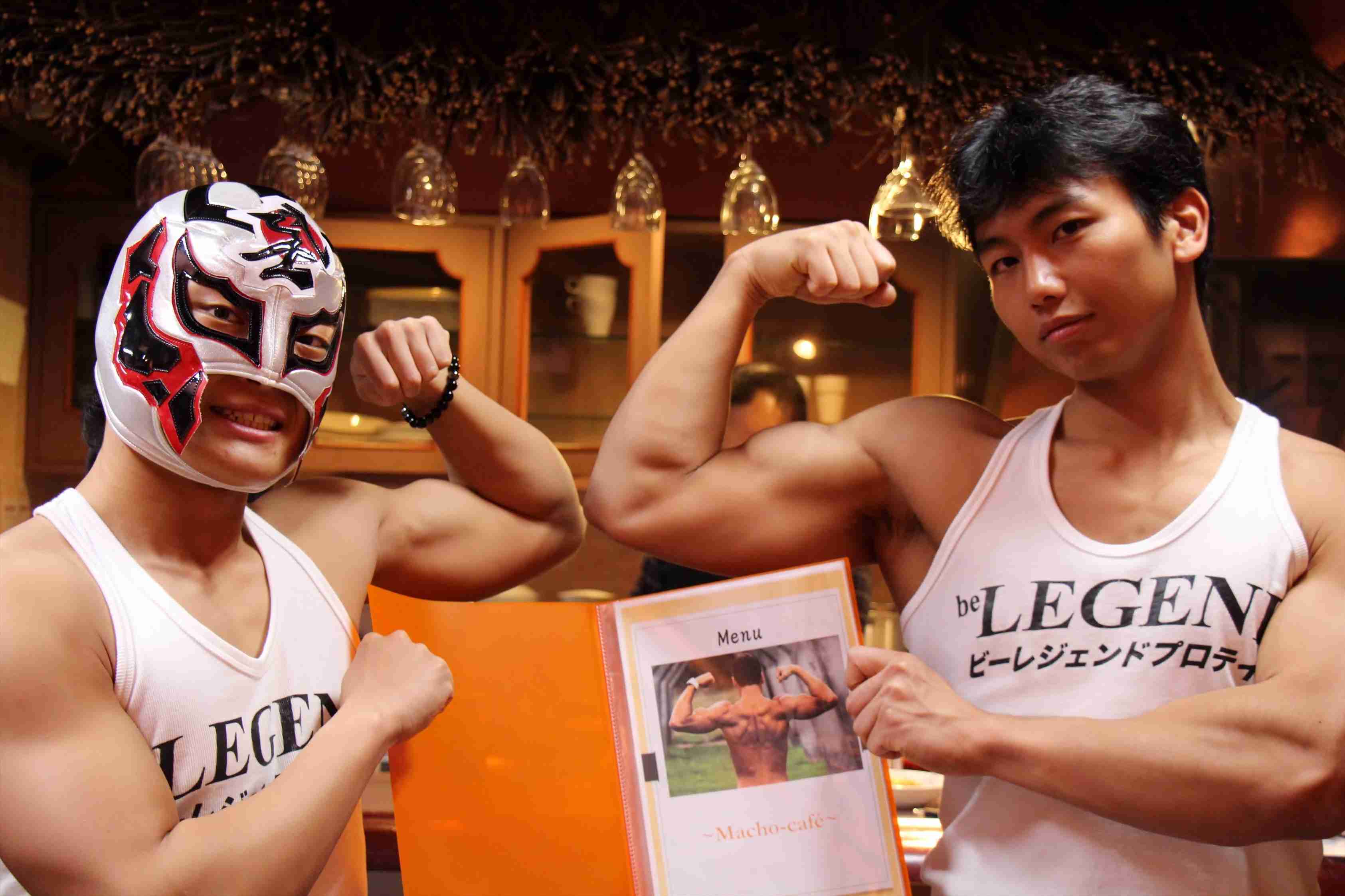 「いらっしゃいマッチョ！」 『マッチョカフェ』で"肉の壁"に酔いしれてきた - Ameba News [アメーバニュース]