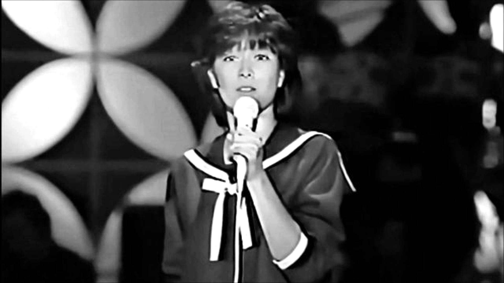 「春なのに」 柏原芳恵 - YouTube