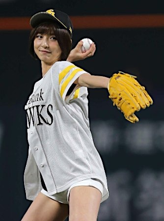 元AKB48・篠田麻里子の