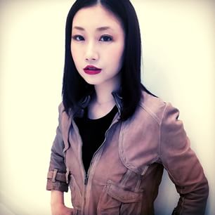 大塚愛がミニスカ姿で美脚を披露。「オシャレママ」と憧れの存在に