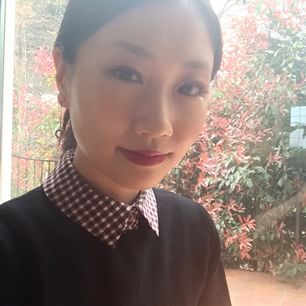 大塚愛がミニスカ姿で美脚を披露。「オシャレママ」と憧れの存在に