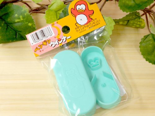 「羊毛フェルト」のマスコット作りがやっぱり難しいとTwitterで話題 / 見本とは違うハイブリッドな生き物が完成する件