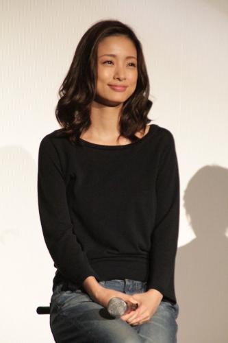 上戸彩は芸能界に未練なし？産休後のフェードアウト計画