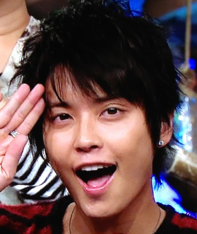 金髪が似合わない有名人