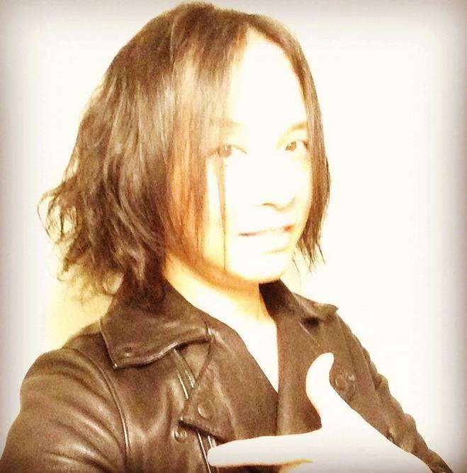 辻仁成“長髪バッサリ”「ちゃらいね」と自嘲も…ファンからは好反応