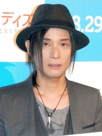 辻仁成“長髪バッサリ”「ちゃらいね」と自嘲も…ファンからは好反応
